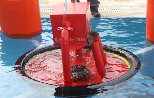 Self-Adjusting Weir Oil Skimmer ScorLip 205 1